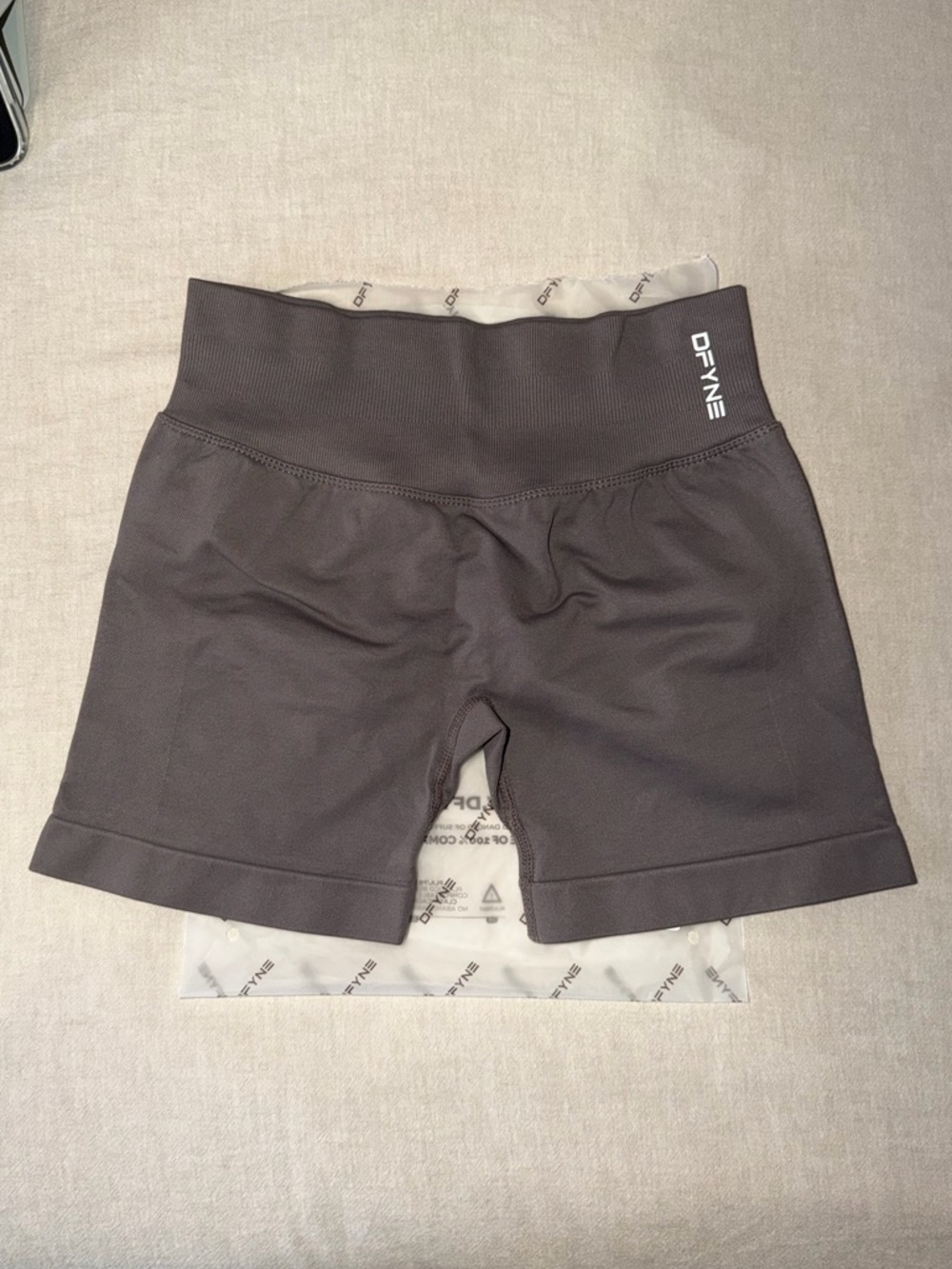 dfyne 4.5" impact shorts - truffle
